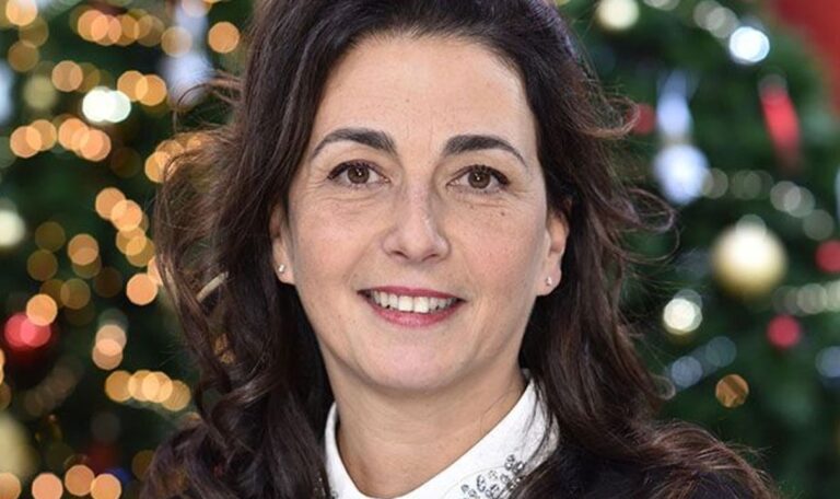 caroline pons fortune