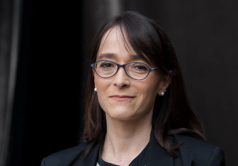 Delphine Ernotte fortune