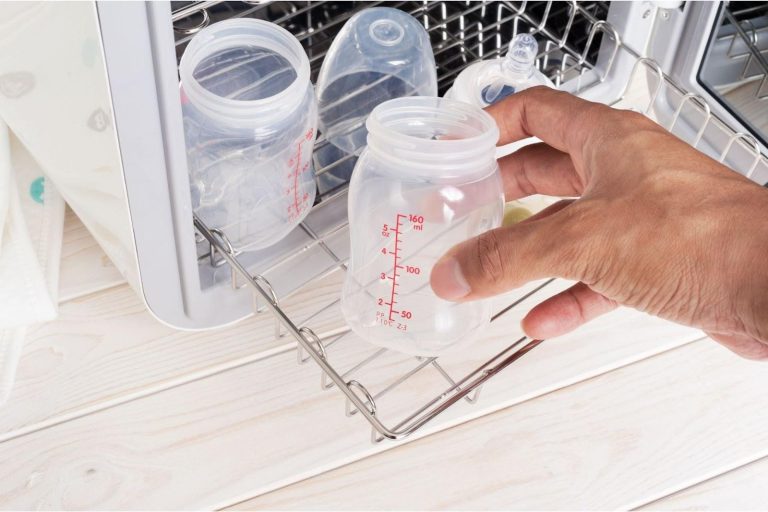 Sterilisateur biberon : comment choisir, utiliser et entretenir l’allié hygiène des premiers mois