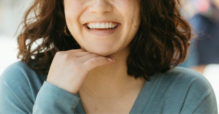 Au-delà de l’esthétique : comment la dentisterie esthétique améliore la confiance, le confort et la qualité de vie